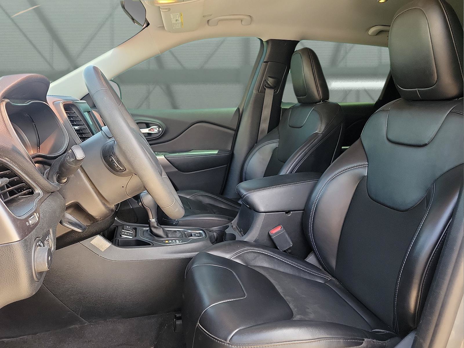Used 2020 Jeep Cherokee Latitude Plus FWD image 12