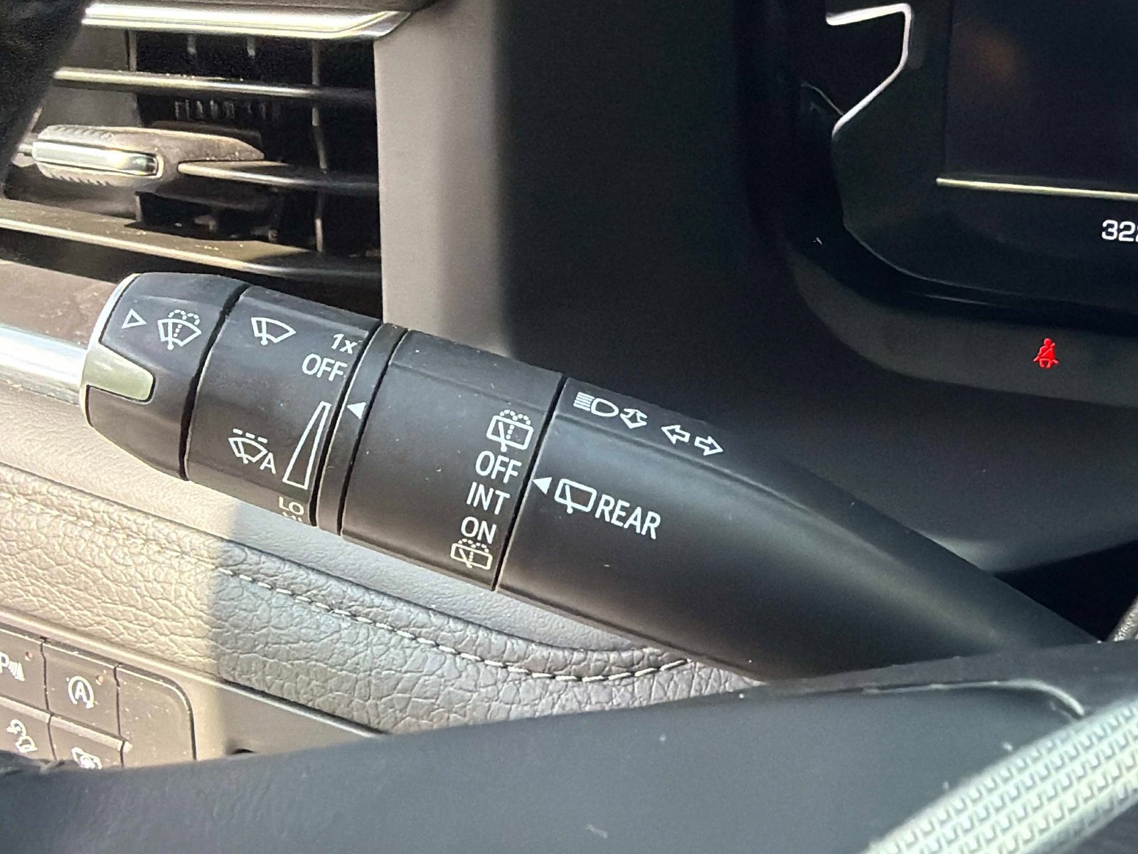 Used 2023 GMC Yukon XL Denali image 48