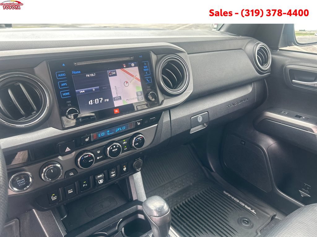 Certified 2018 Toyota Tacoma TRD Off-Road AWD/4WD image 17