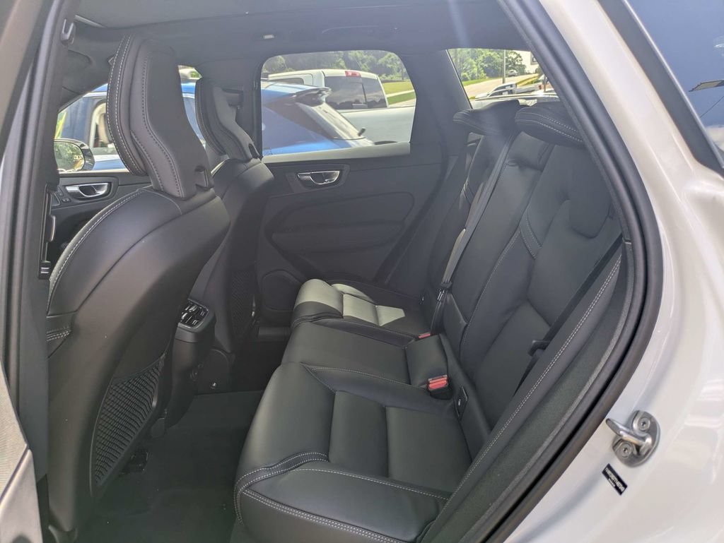 New 2026 Volvo XC60 B5 Ultra w/ Protection Package Premier AWD/4WD image 15