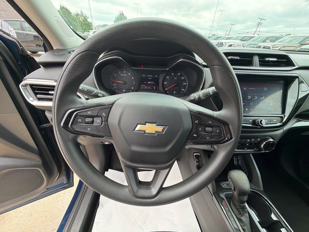 Used 2022 Chevrolet TrailBlazer LT w/ Convenience Package AWD/4WD image 13