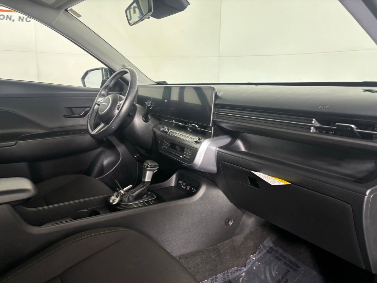 Used 2024 Hyundai Kona SEL image 28