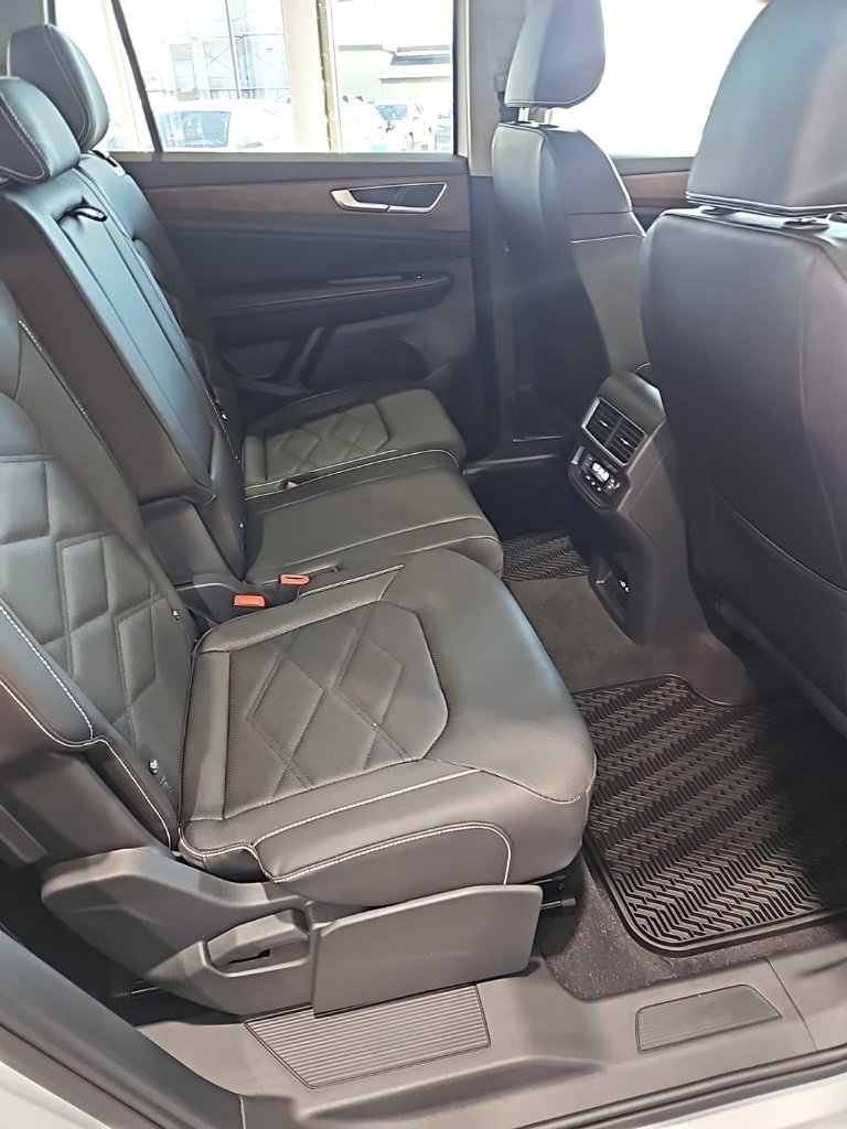 New 2026 Volkswagen Atlas SE image 17