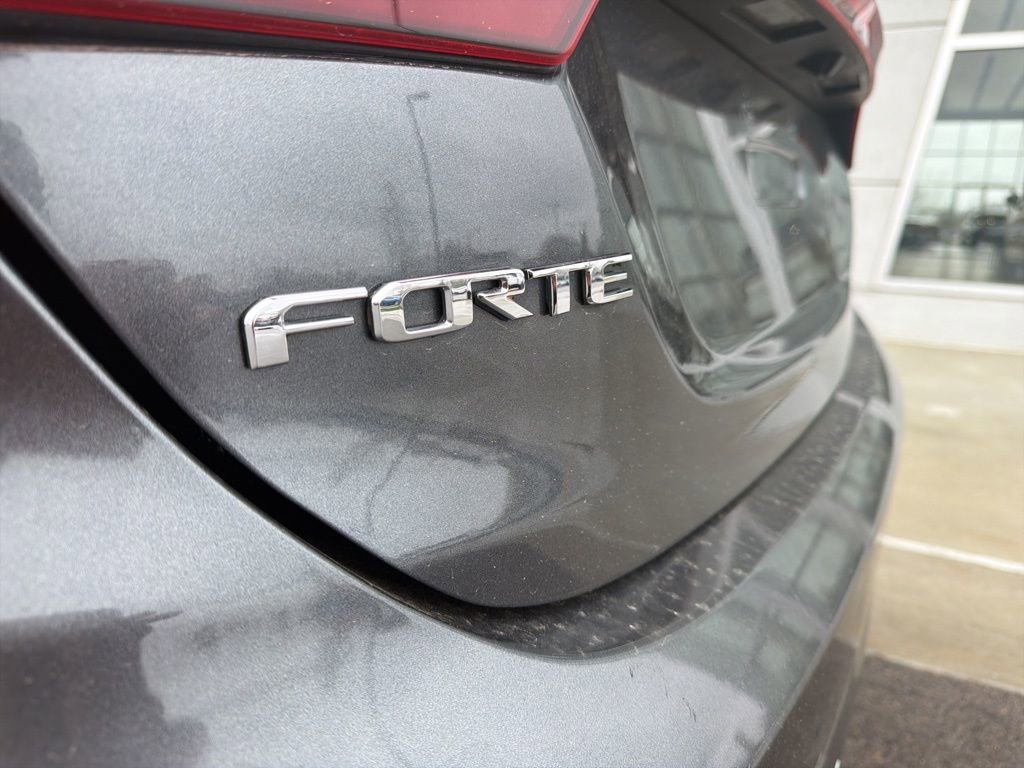 Certified 2021 Kia Forte LXS image 4