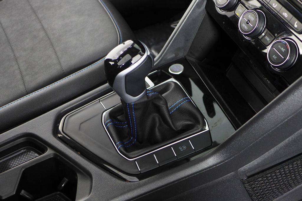 Used 2024 Volkswagen Taos SE image 15