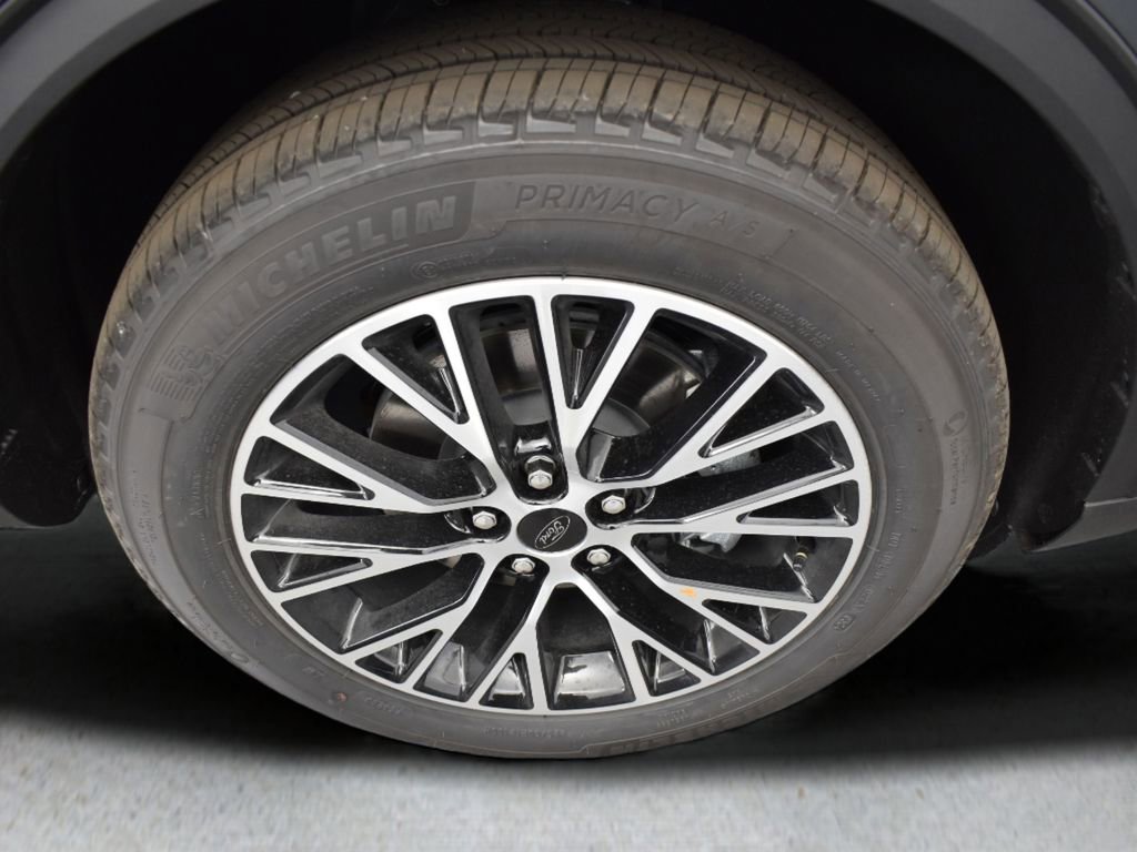 New 2024 Ford Escape SE w/ PHEV Premium Package image 56