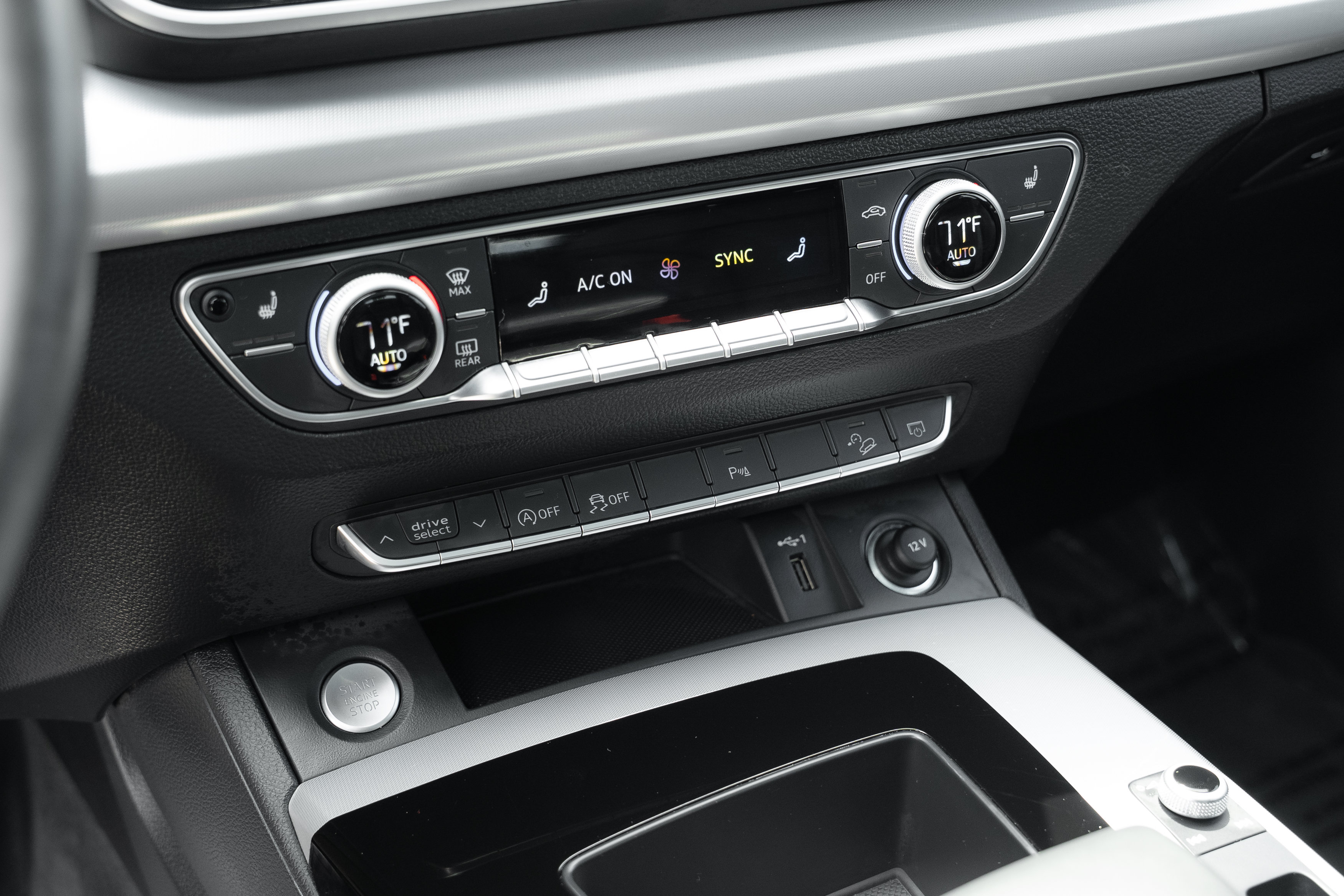 Certified 2025 Audi Q5 2.0T Premium w/ Convenience Plus Package AWD/4WD image 13