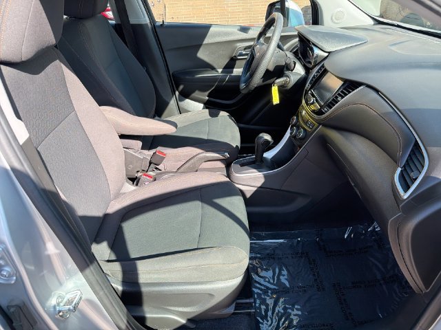 Used 2017 Chevrolet Trax LS AWD/4WD image 33