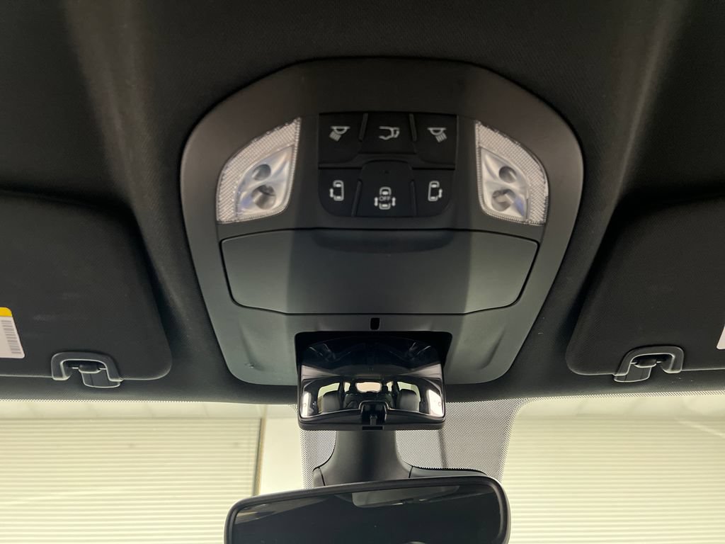 Used 2025 Chrysler Pacifica Select FWD image 71