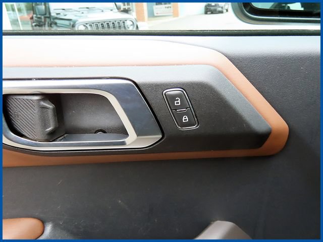 Used 2022 Ford Bronco Outer Banks AWD/4WD image 13