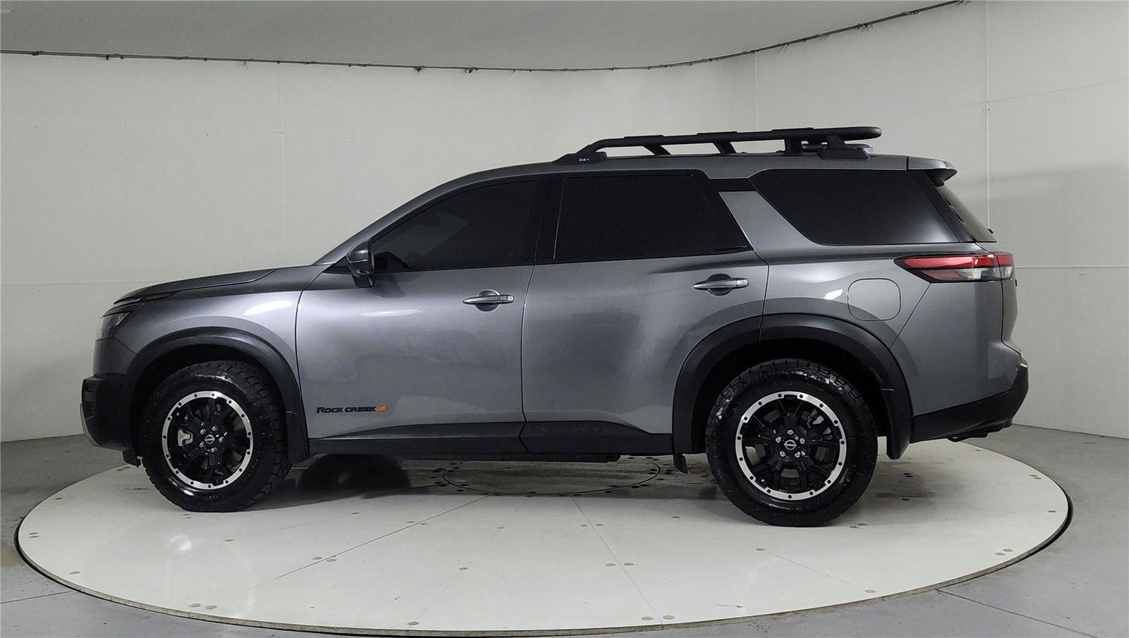 Used 2025 Nissan Pathfinder Rock Creek image 4