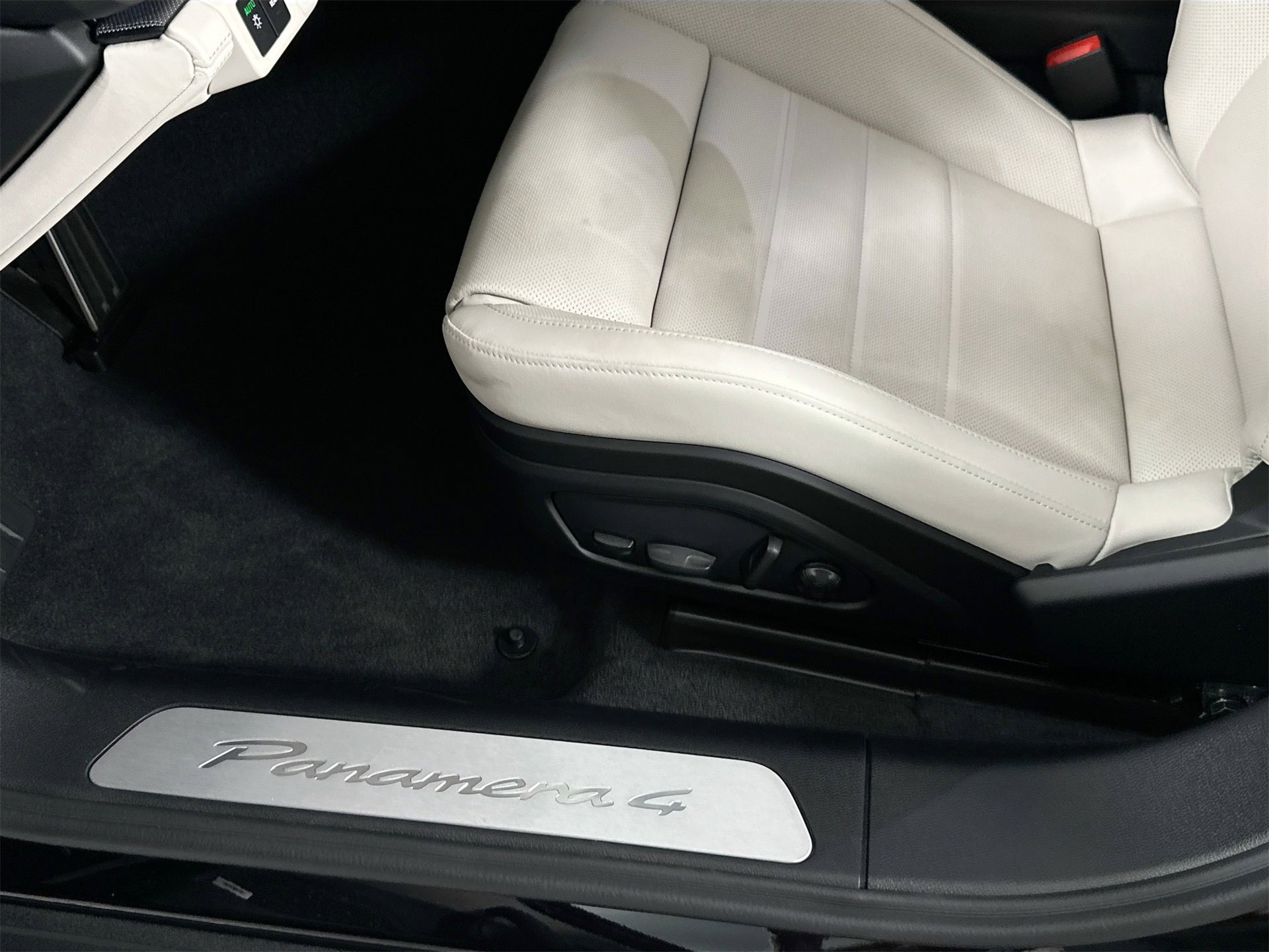 New 2026 Porsche Panamera 4 image 33