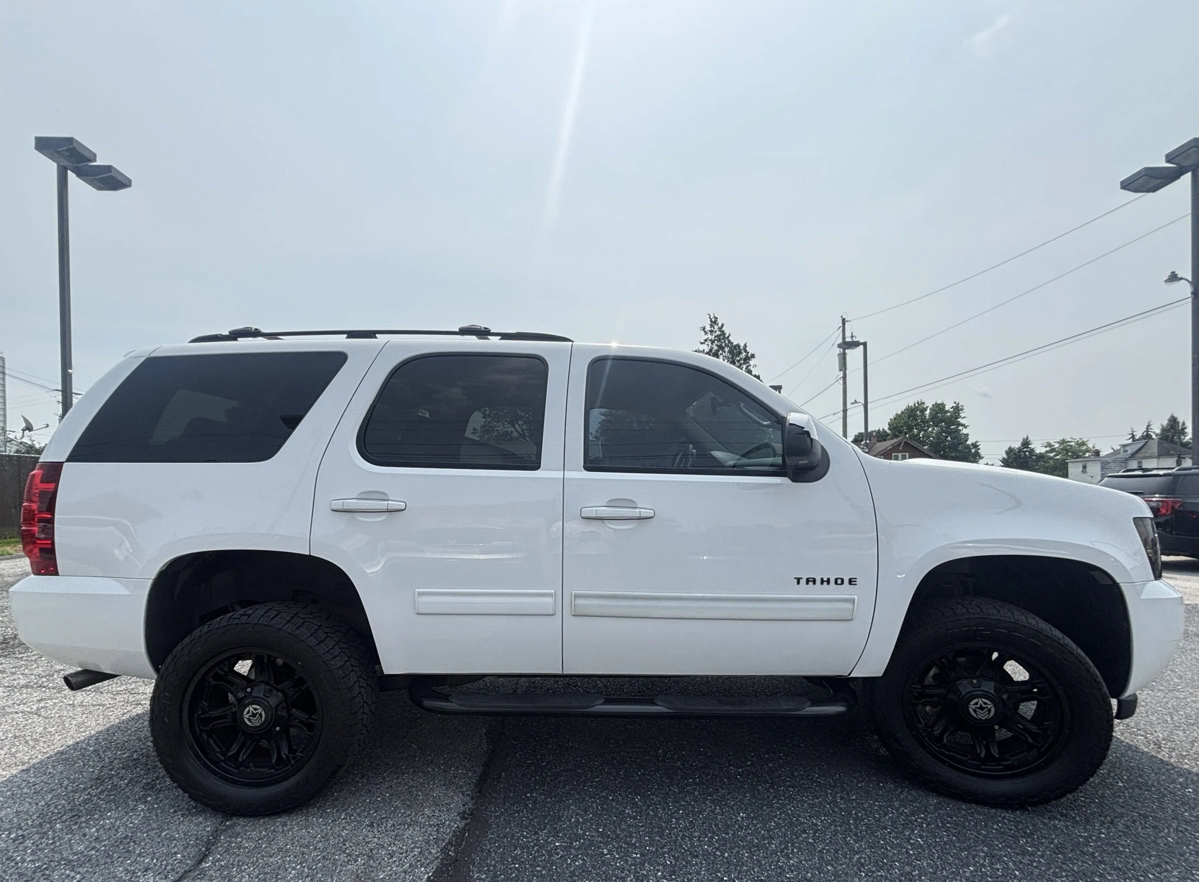 Used 2014 Chevrolet Tahoe LT w/ Luxury Package AWD/4WD image 6