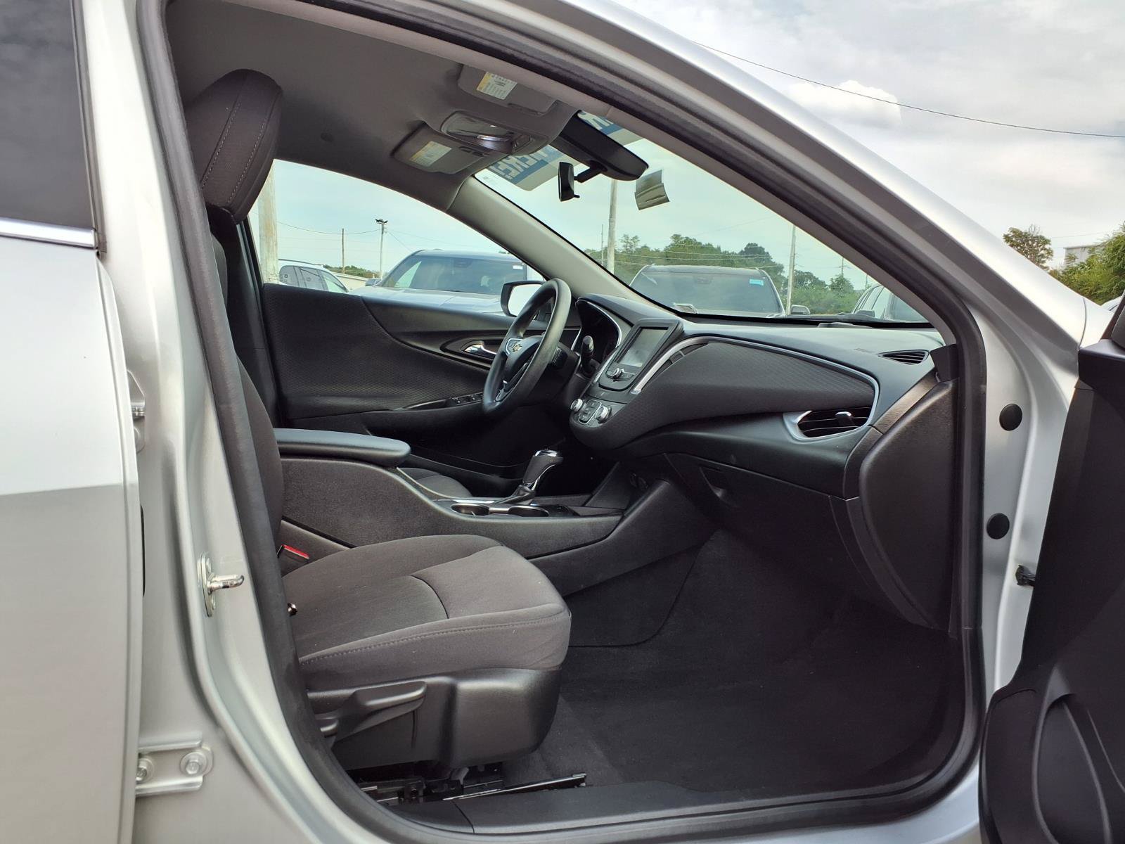 Used 2017 Chevrolet Malibu LS FWD image 28