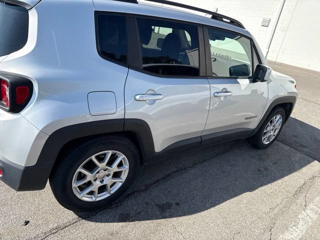 Used 2019 Jeep Renegade Latitude FWD image 4