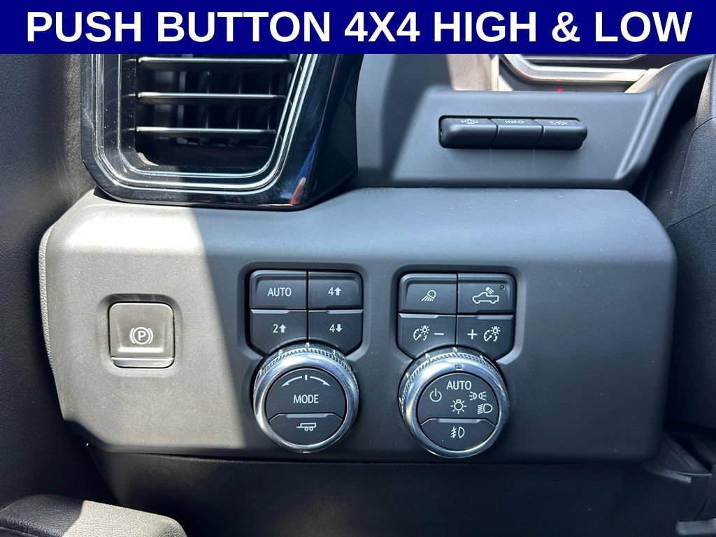 Used 2024 GMC Sierra 3500 AT4 w/ Technology Package AWD/4WD image 21