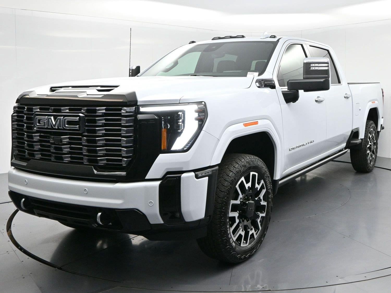 Used 2026 GMC Sierra 2500 Denali Ultimate AWD/4WD image 3