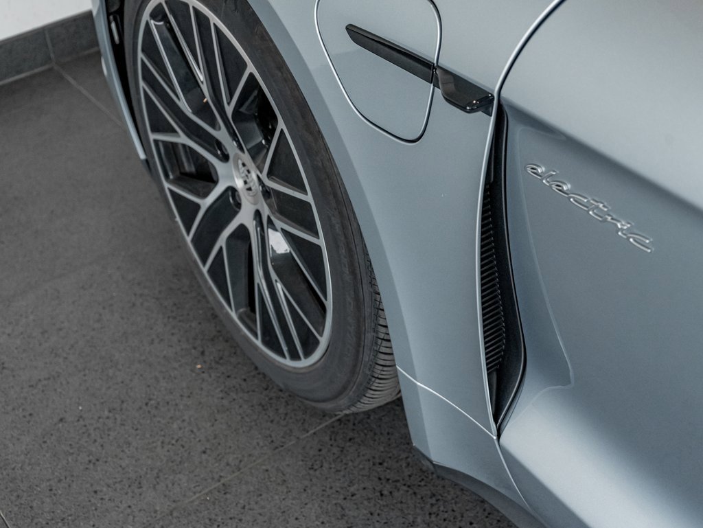 Certified 2025 Porsche Taycan image 13