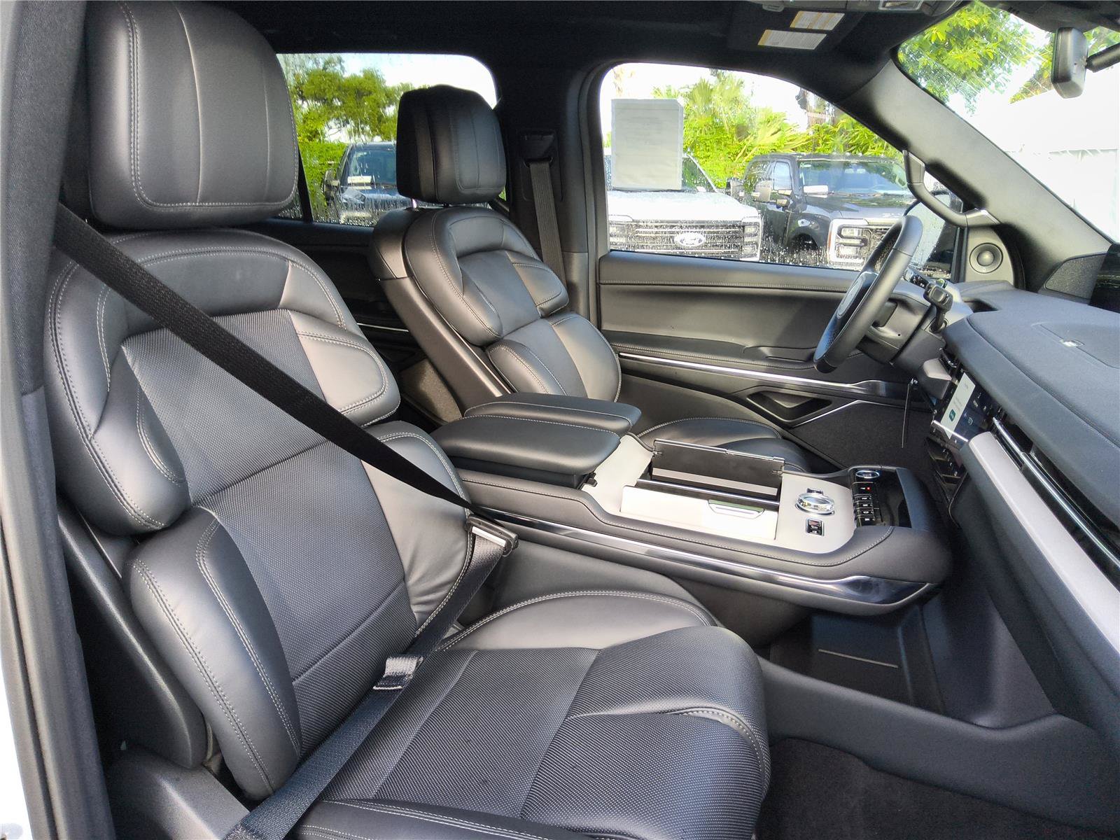 New 2027 Lincoln Navigator Reserve w/ Jet Appearance Package AWD/4WD image 33