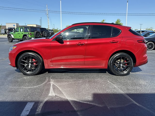 Used 2020 Alfa Romeo Stelvio Ti w/ Nero Edizione AWD/4WD image 11