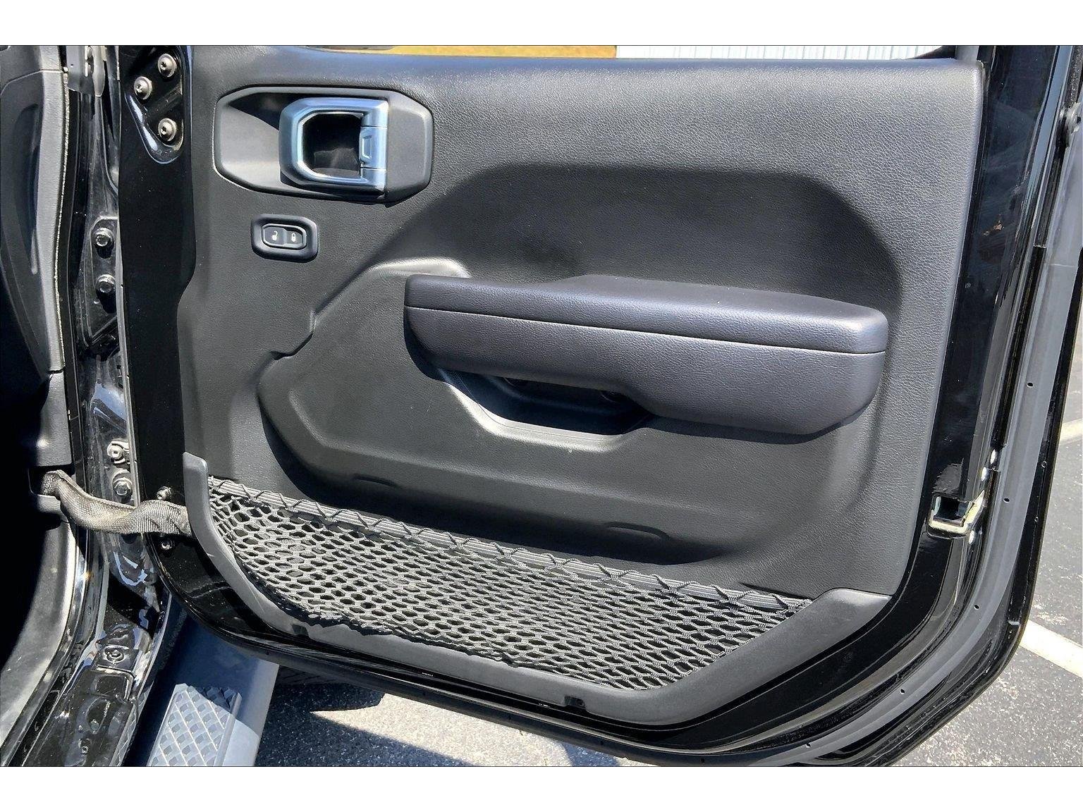 Used 2021 Jeep Gladiator Mojave w/ Cold Weather Group AWD/4WD image 22
