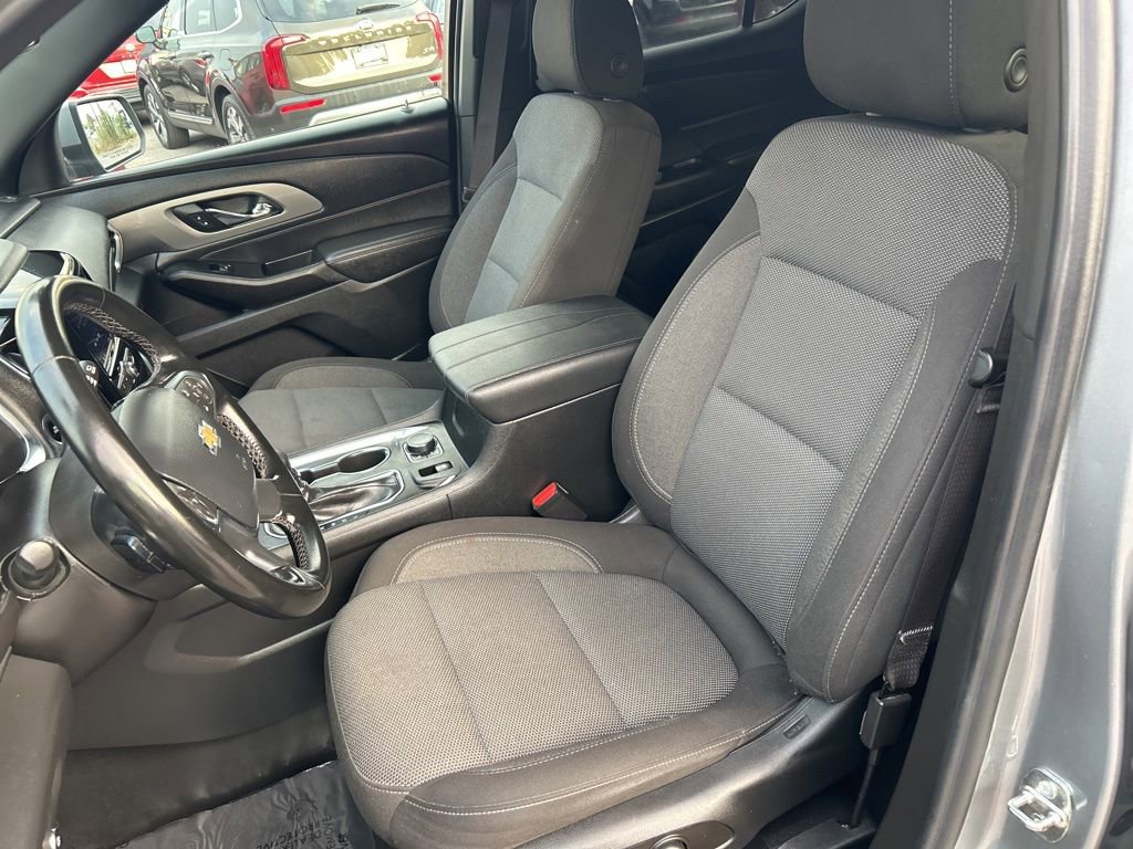 Used 2023 Chevrolet Traverse LT image 10
