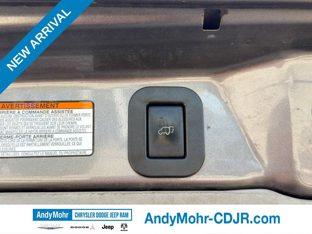 Used 2015 Toyota Sienna XLE FWD image 23