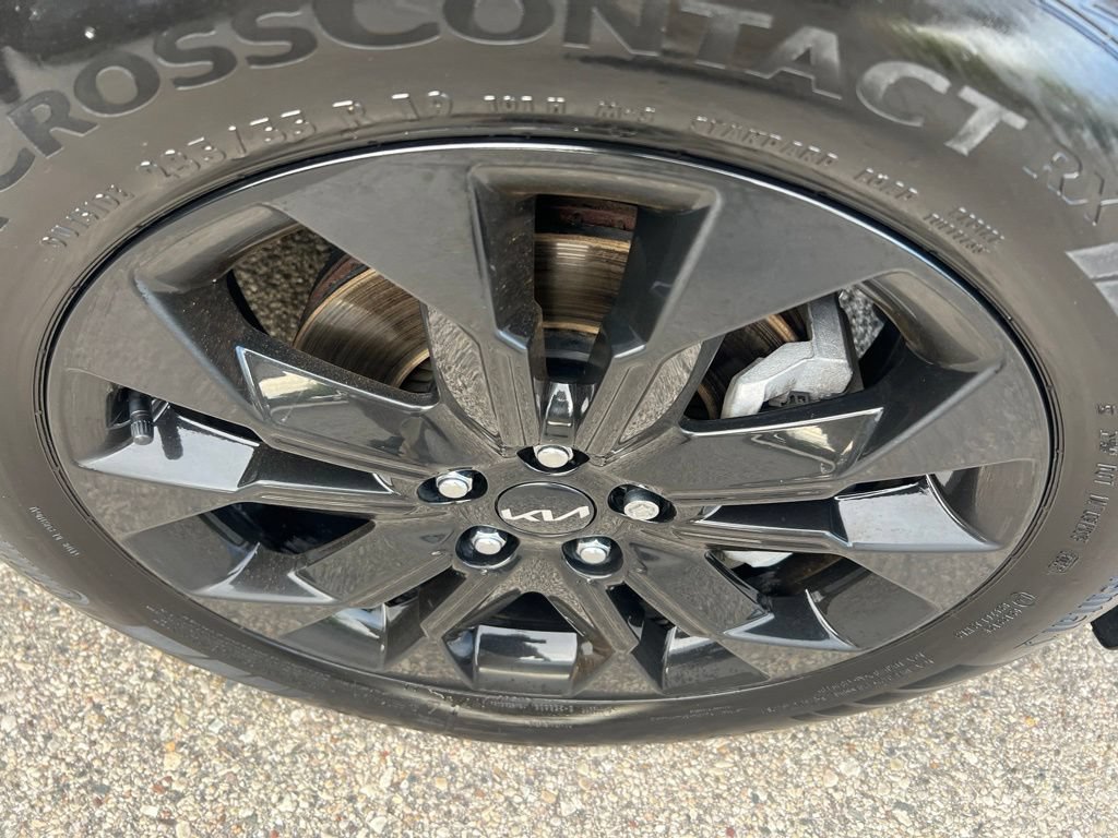 Certified 2023 Kia Carnival SX FWD image 36