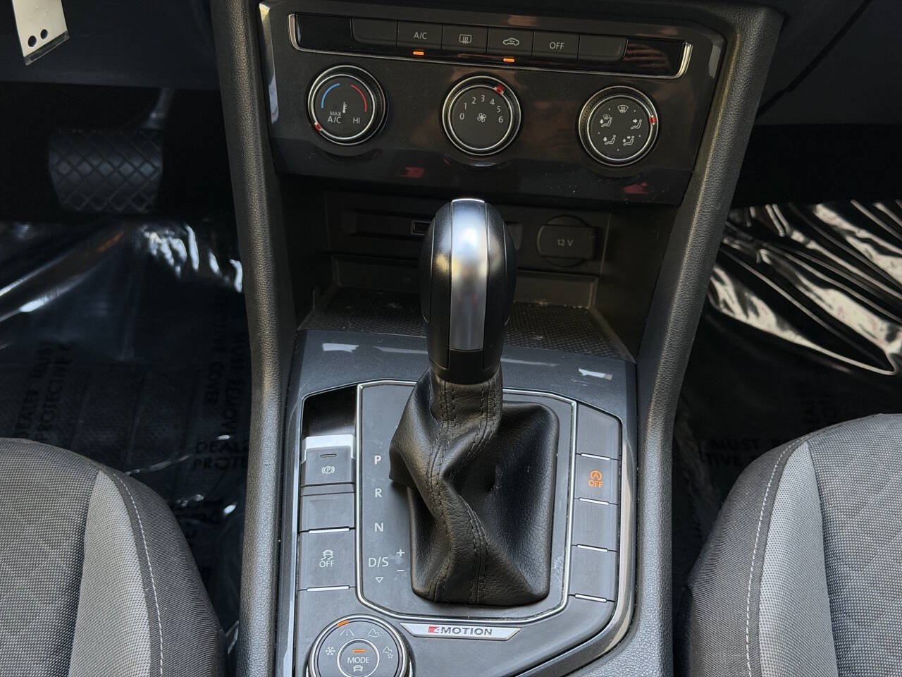 Used 2018 Volkswagen Tiguan S AWD/4WD image 21