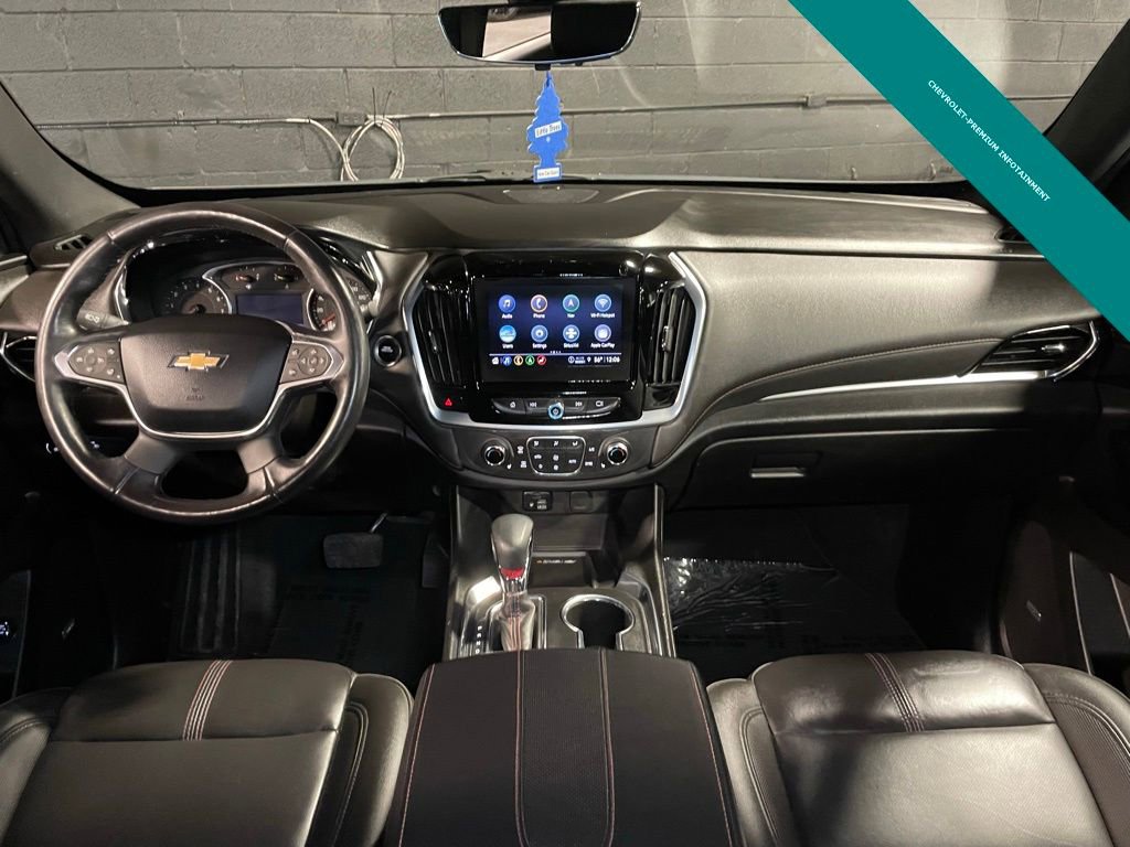 Used 2023 Chevrolet Traverse RS image 2