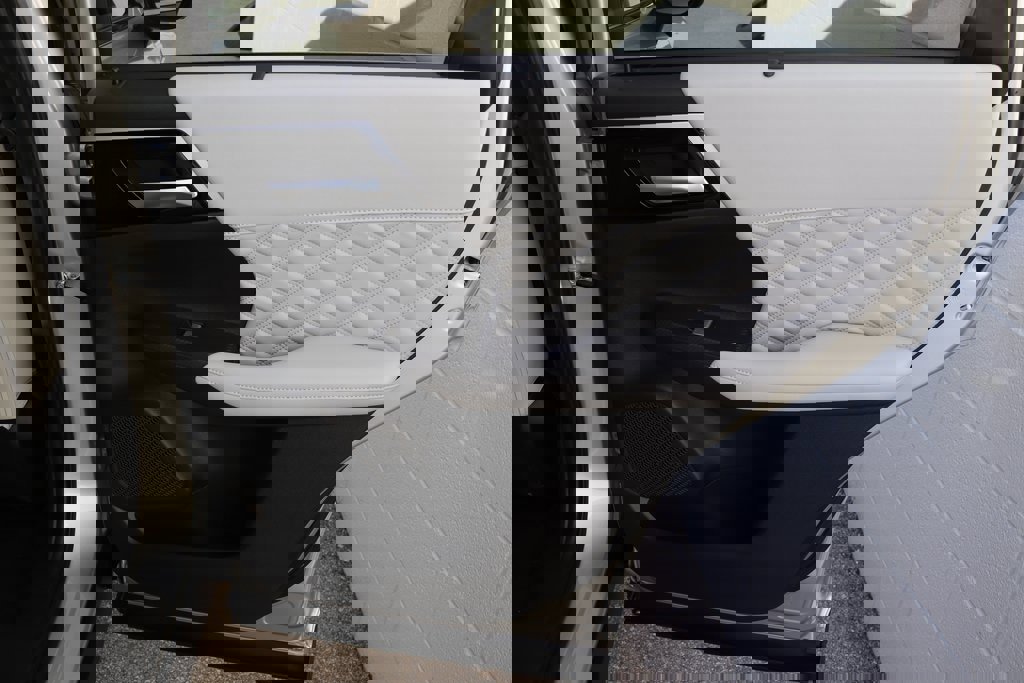 Used 2023 Mitsubishi Outlander SEL image 11