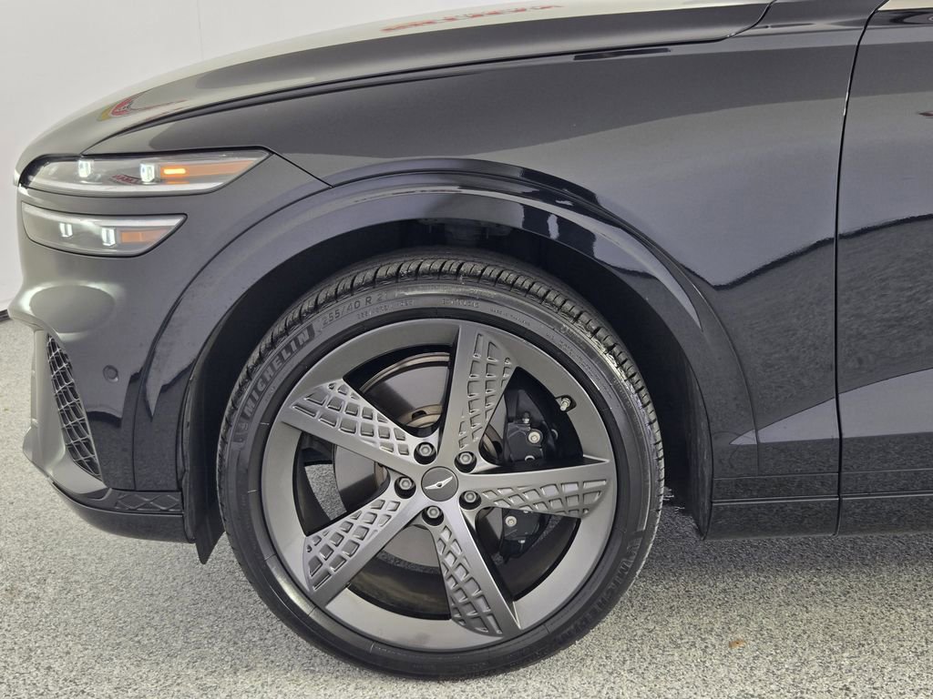 Used 2023 Genesis GV70 3.5T Sport w/ Sport Prestige Package image 9