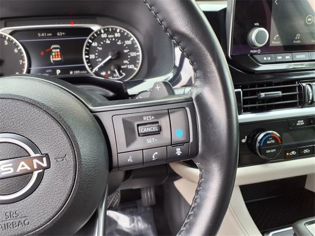 Used 2024 Nissan Pathfinder SV image 17