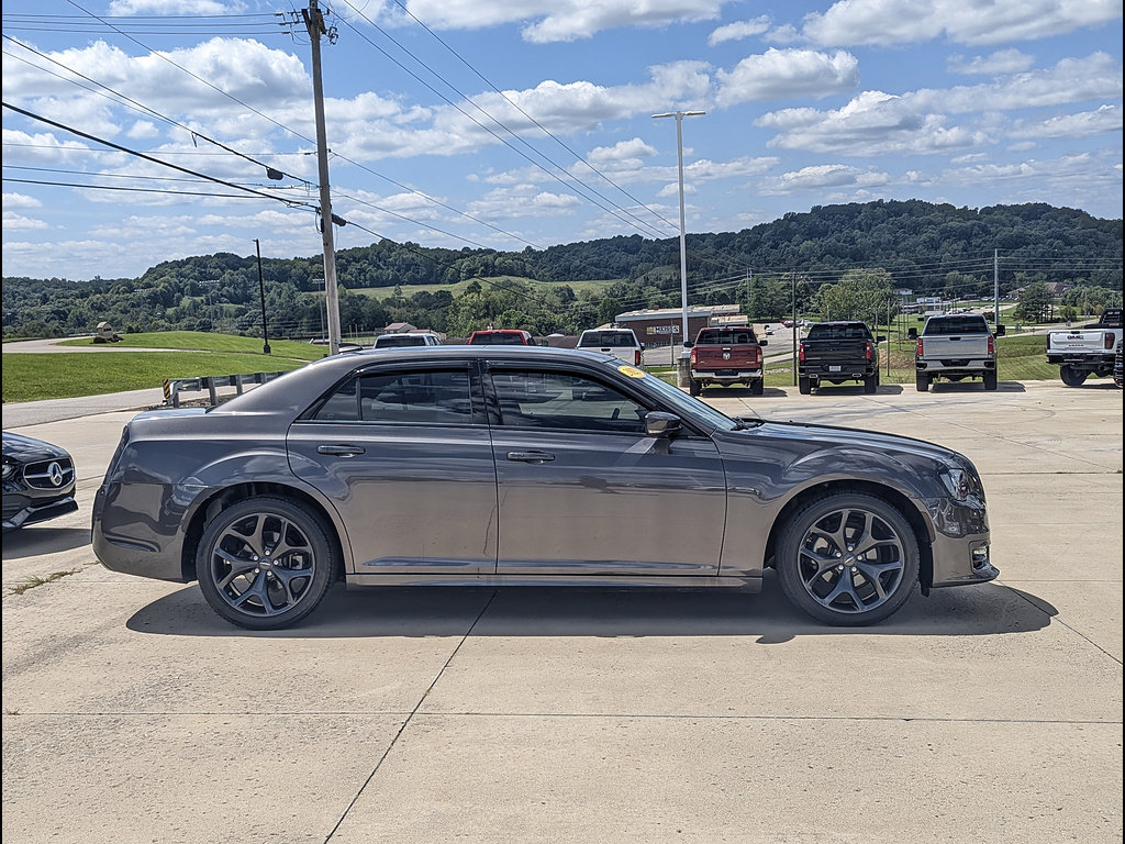Used 2023 Chrysler 300 Touring L w/ Popular Equipment Group RWD image 6