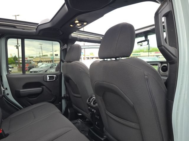 Used 2023 Jeep Wrangler Unlimited w/ Sun & Screen Package AWD/4WD image 52