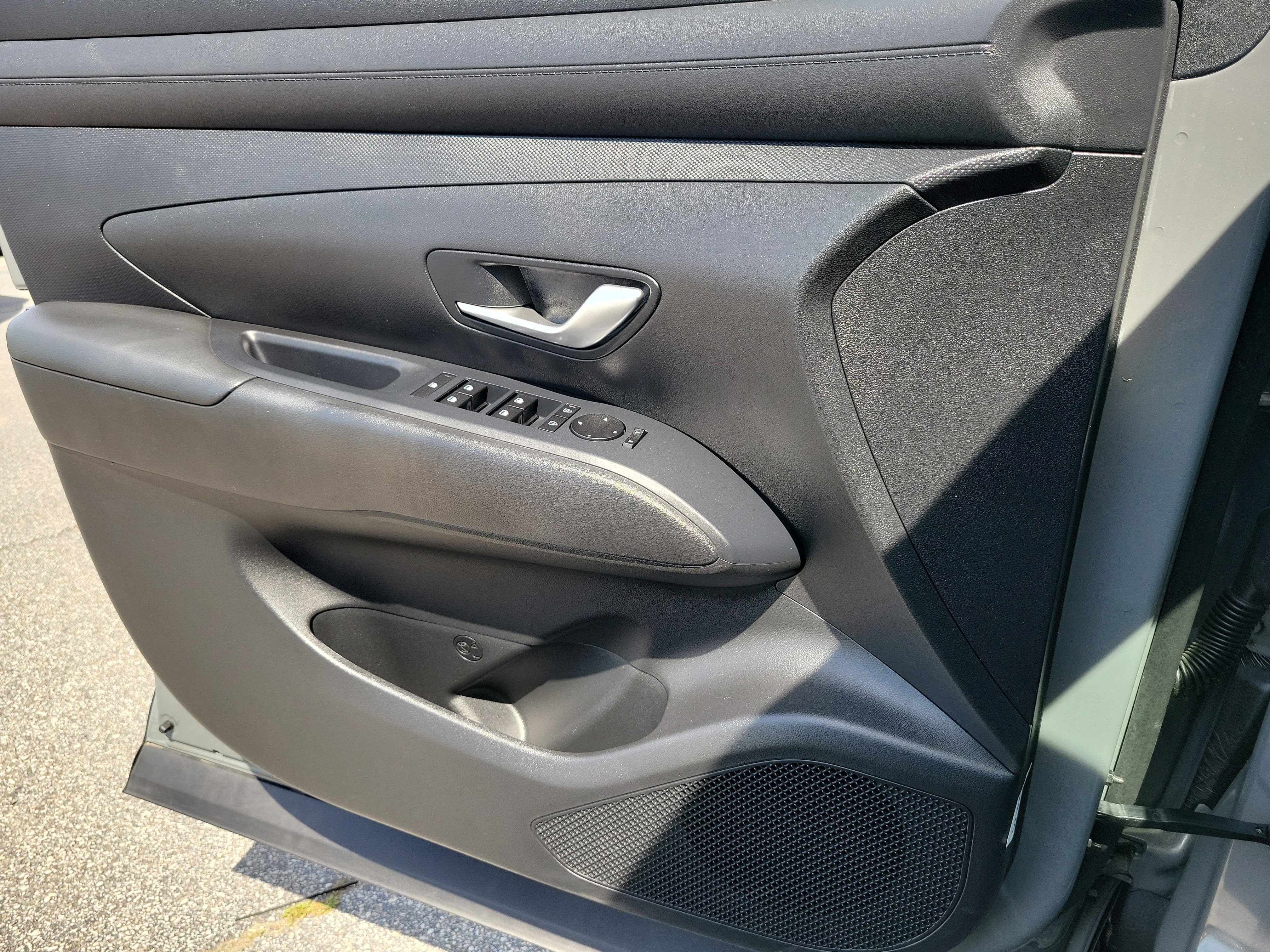 Used 2025 Hyundai Santa Cruz SE image 18