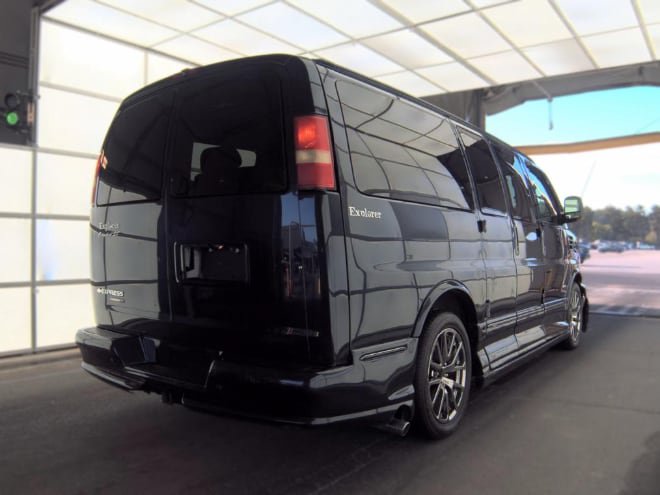 Used 2012 Chevrolet Express 1500 AWD image 4