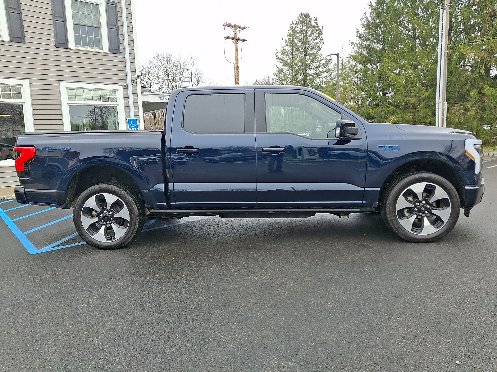 Used 2025 Ford F150 Lightning Platinum image 7