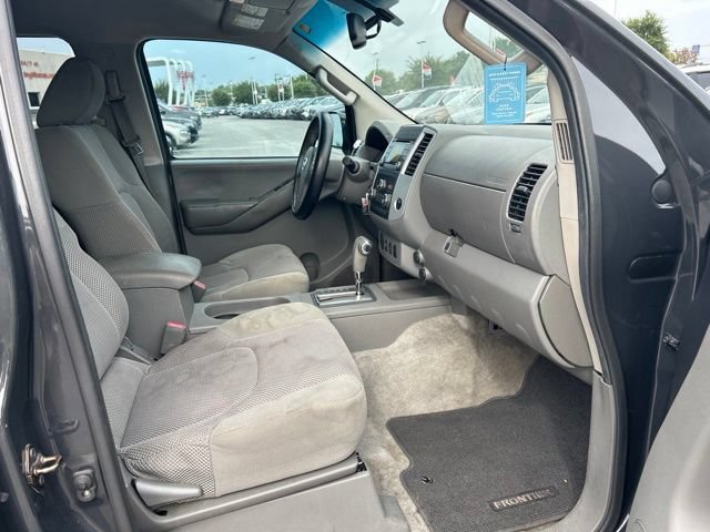 Used 2013 Nissan Frontier SV w/ SV Value Truck Pkg RWD image 11