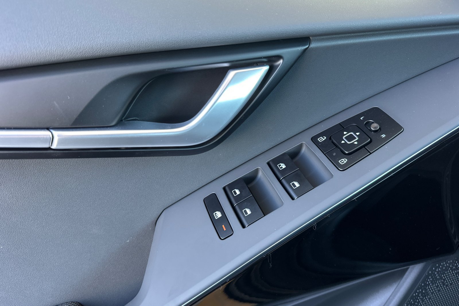 New 2026 Kia Niro EX FWD image 11