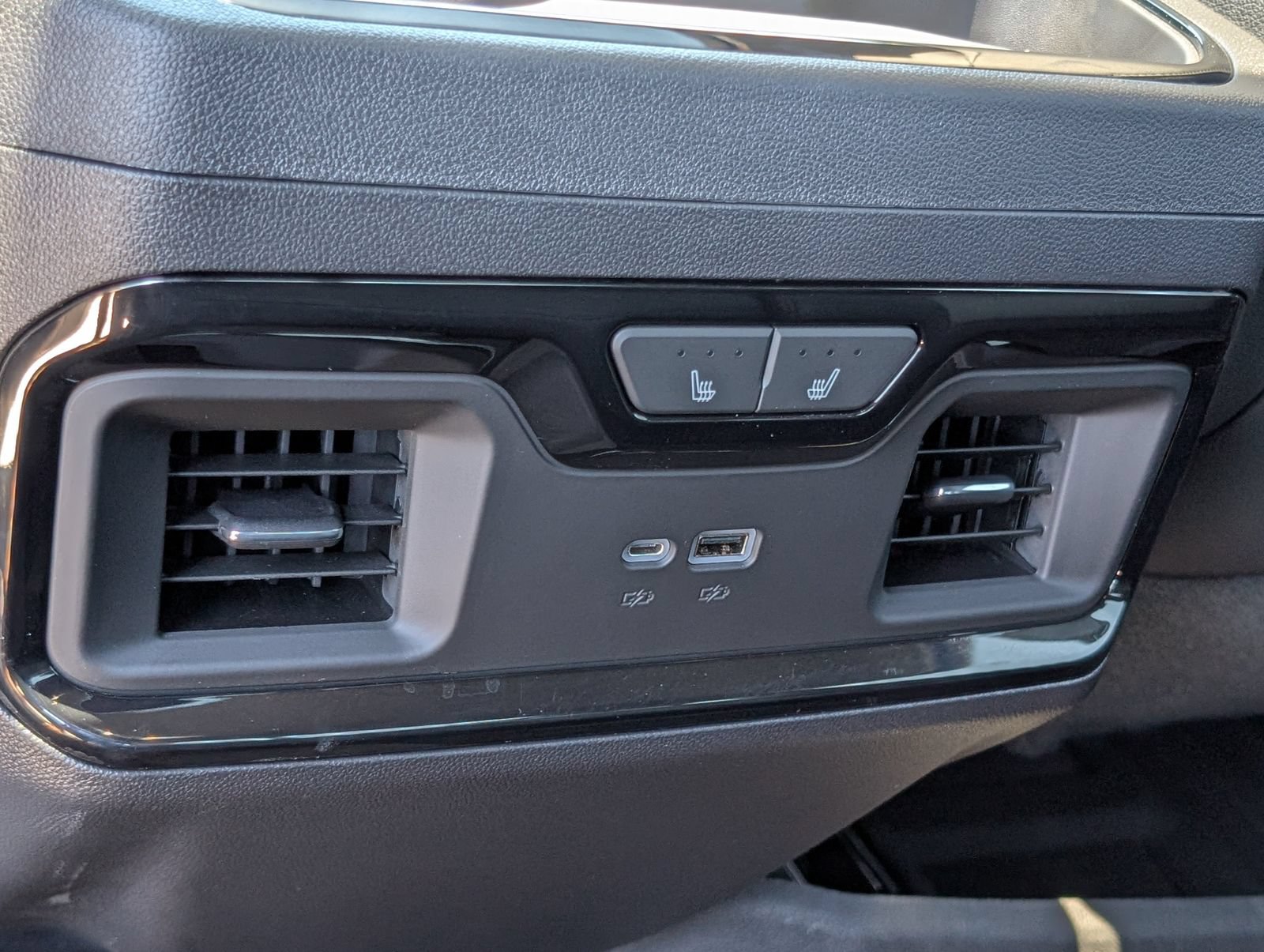 Used 2023 Chevrolet Silverado 1500 ZR2 w/ Technology Package AWD/4WD image 16