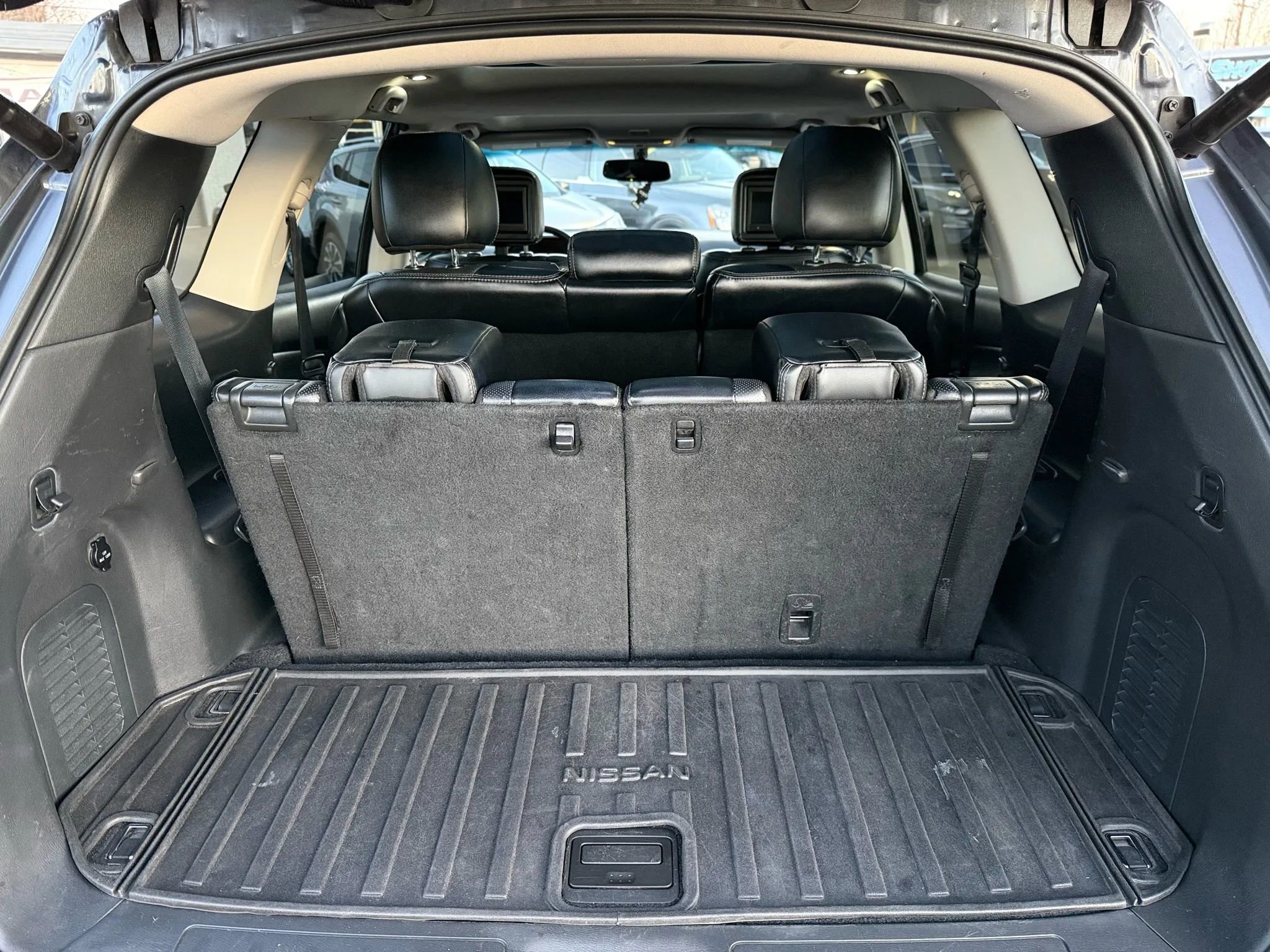 Used 2014 Nissan Pathfinder Platinum w/ Platinum Premium Package image 24