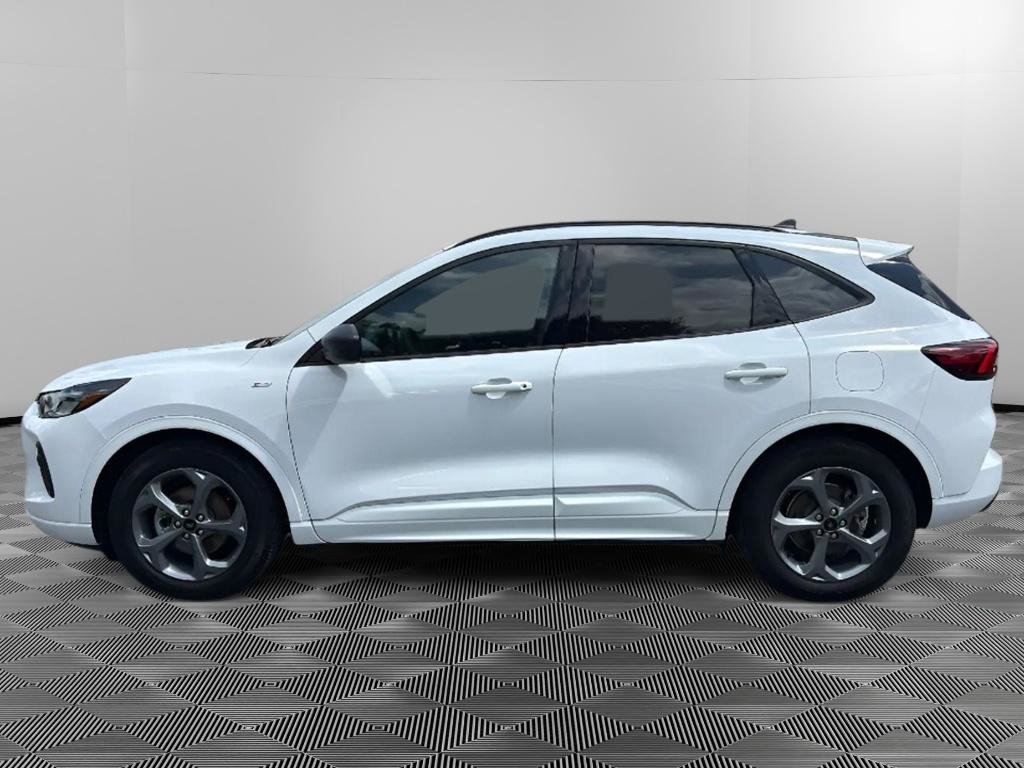 Used 2023 Ford Escape ST-Line w/ Tech Pack #1 FWD image 5