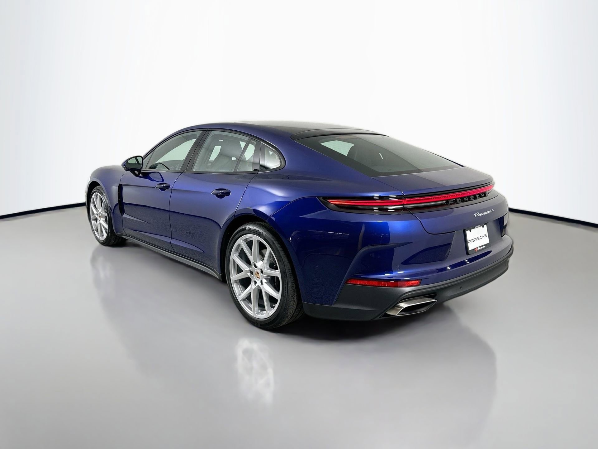 Certified 2026 Porsche Panamera 4 image 3
