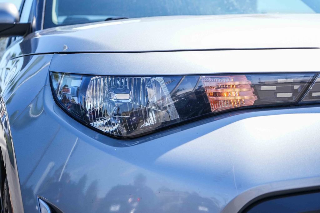 Used 2023 Kia Soul S FWD image 5