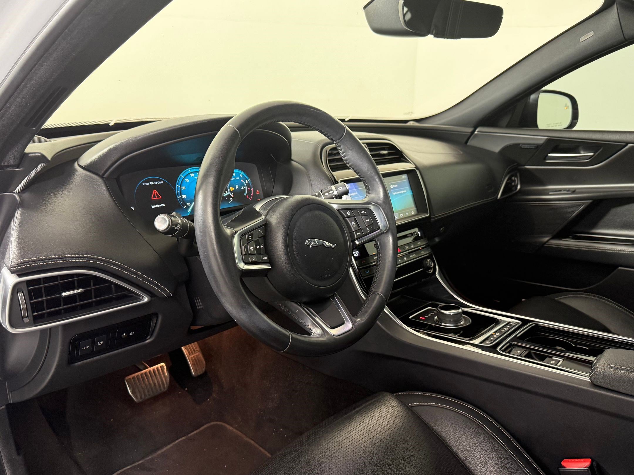 Used 2019 Jaguar XE Landmark Edition image 4