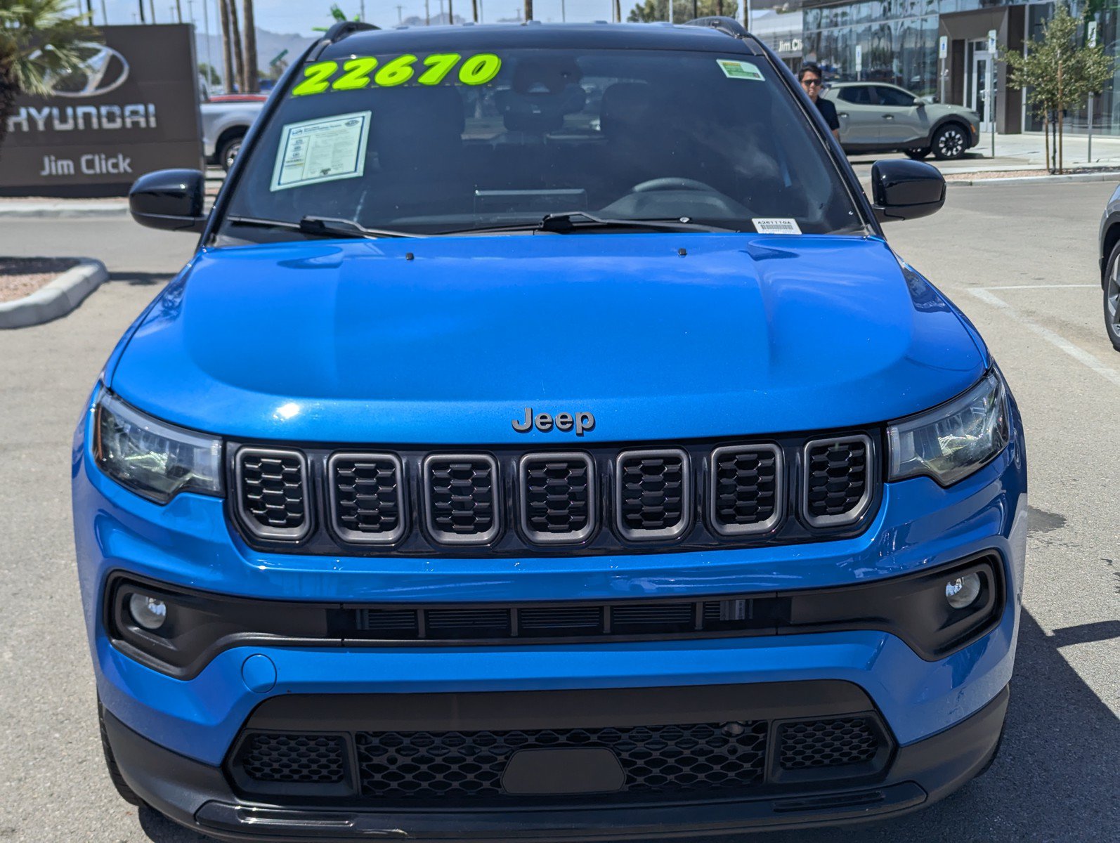 Used 2024 Jeep Compass Latitude w/ Convenience Group AWD/4WD image 6