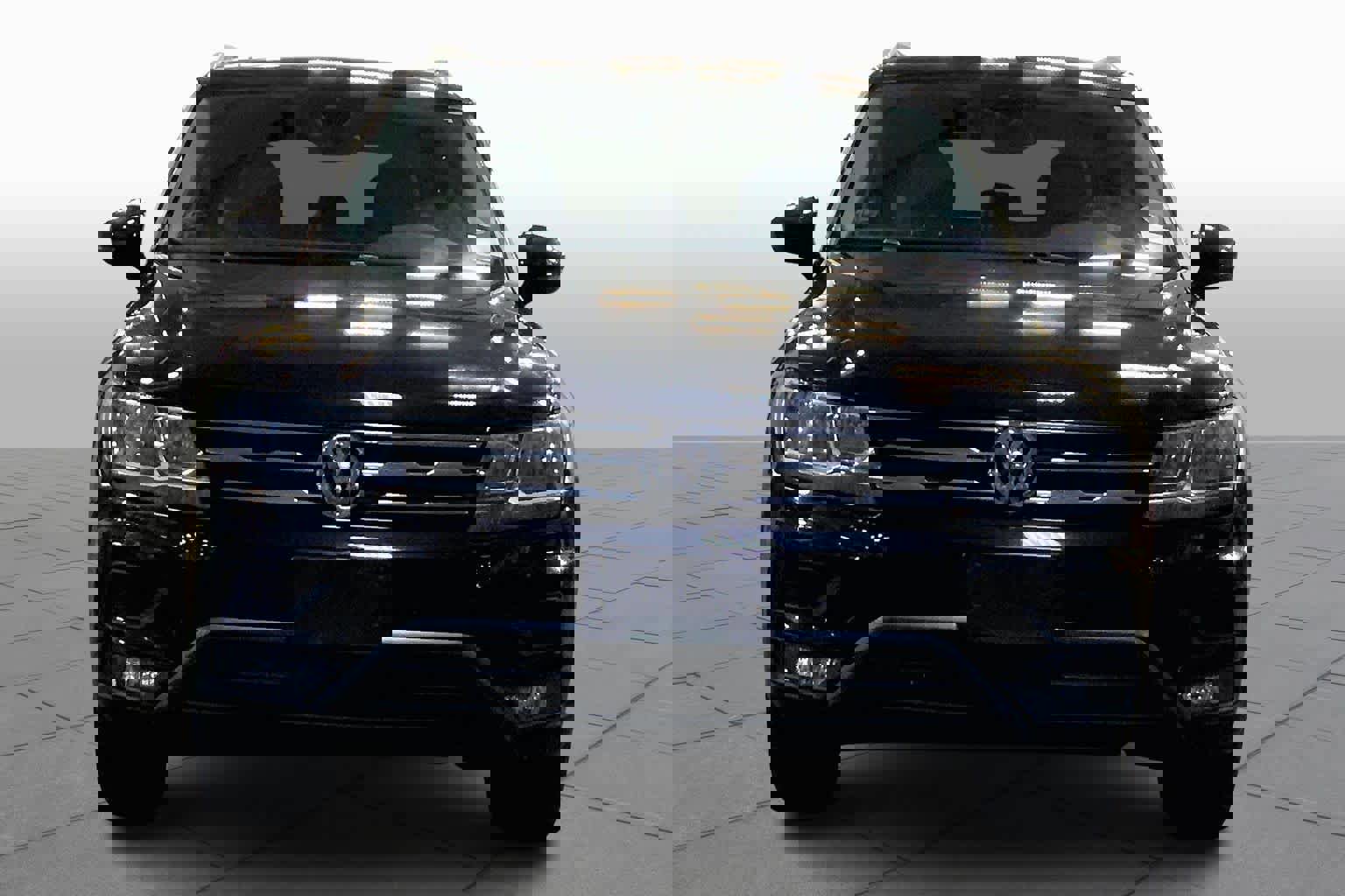 Used 2020 Volkswagen Tiguan SEL image 4