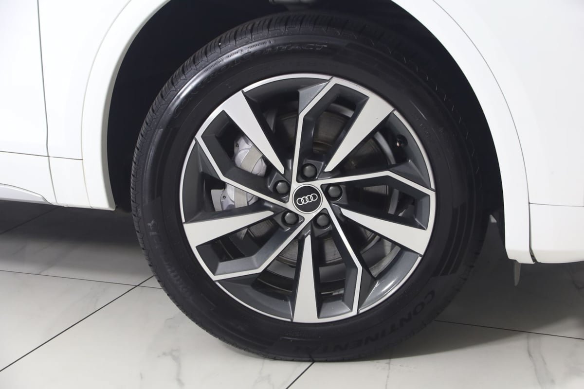 Used 2022 Audi Q5 2.0T Premium w/ Convenience Package AWD/4WD image 16