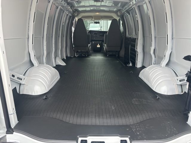 New 2026 Chevrolet Express 2500 Extended w/ Driver Convenience Package image 13